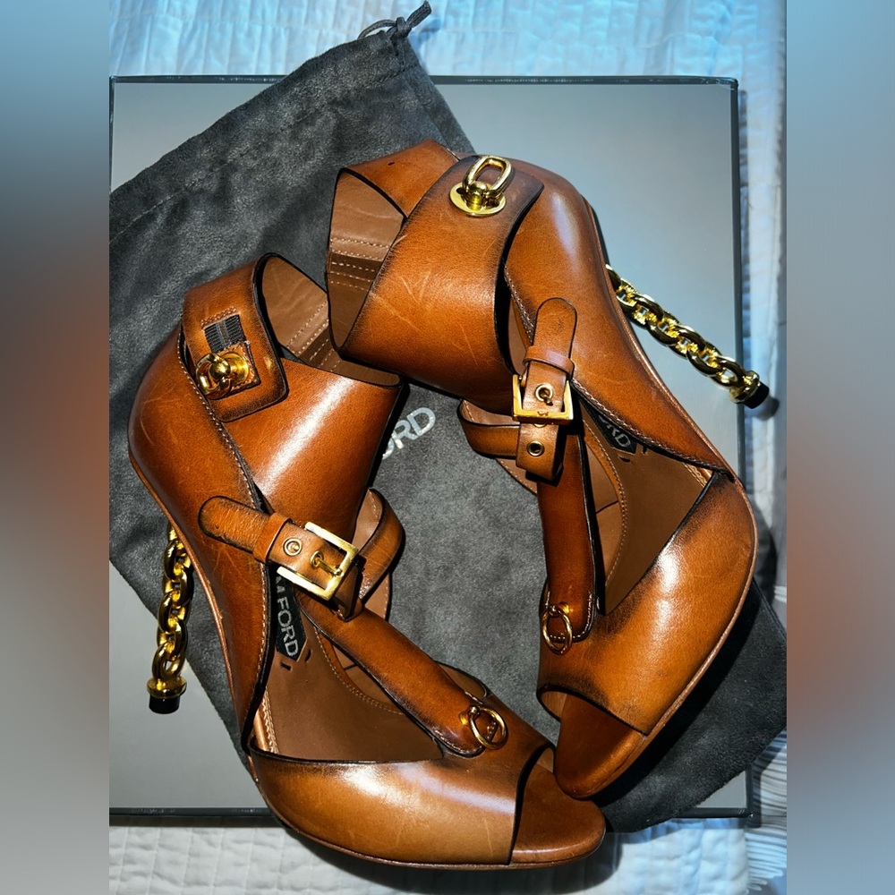 Brand new Tom Ford heels. 👠